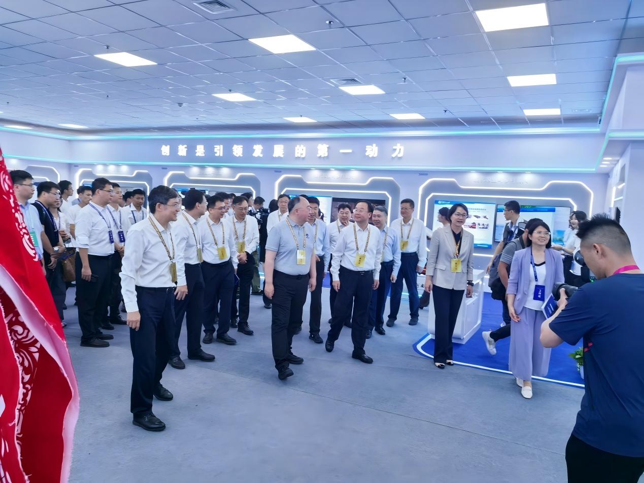 河南省“豫你攜手創(chuàng)贏未來(lái)”大學(xué)生創(chuàng)新創(chuàng)業(yè)大賽斬獲佳績(jī) 一銀兩銅彰顯創(chuàng)新實(shí)力，數(shù)字文化創(chuàng)意內(nèi)容應(yīng)用服務(wù)脫穎而出